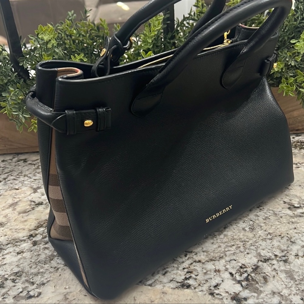 Burberry mid size bag
